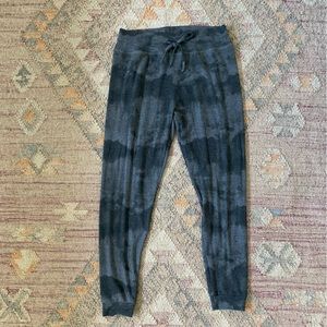 Beyond Yoga Cloud Lounge Around Jogger